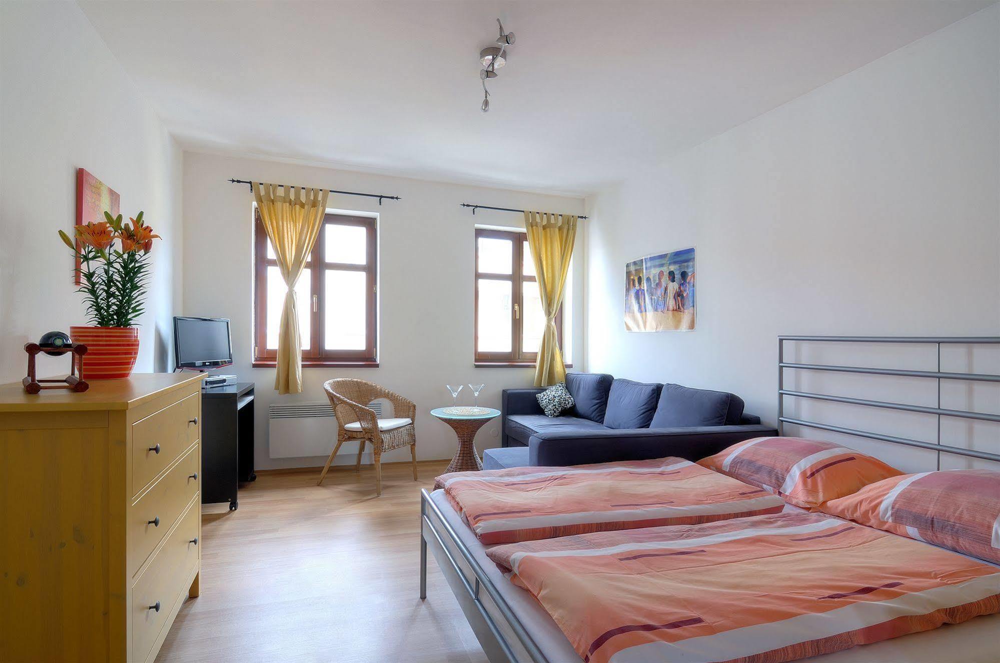 Family Apartments Praha 6 Εξωτερικό φωτογραφία