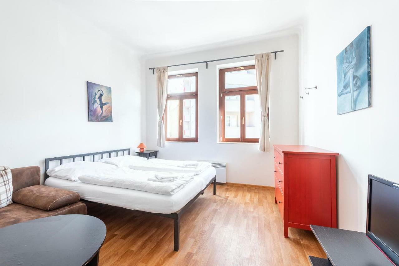 Family Apartments Praha 6 Εξωτερικό φωτογραφία